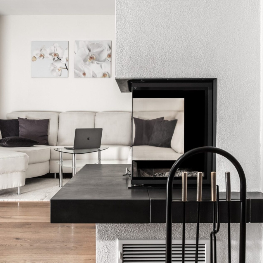 photo-1522156373667-4c7234bbd804