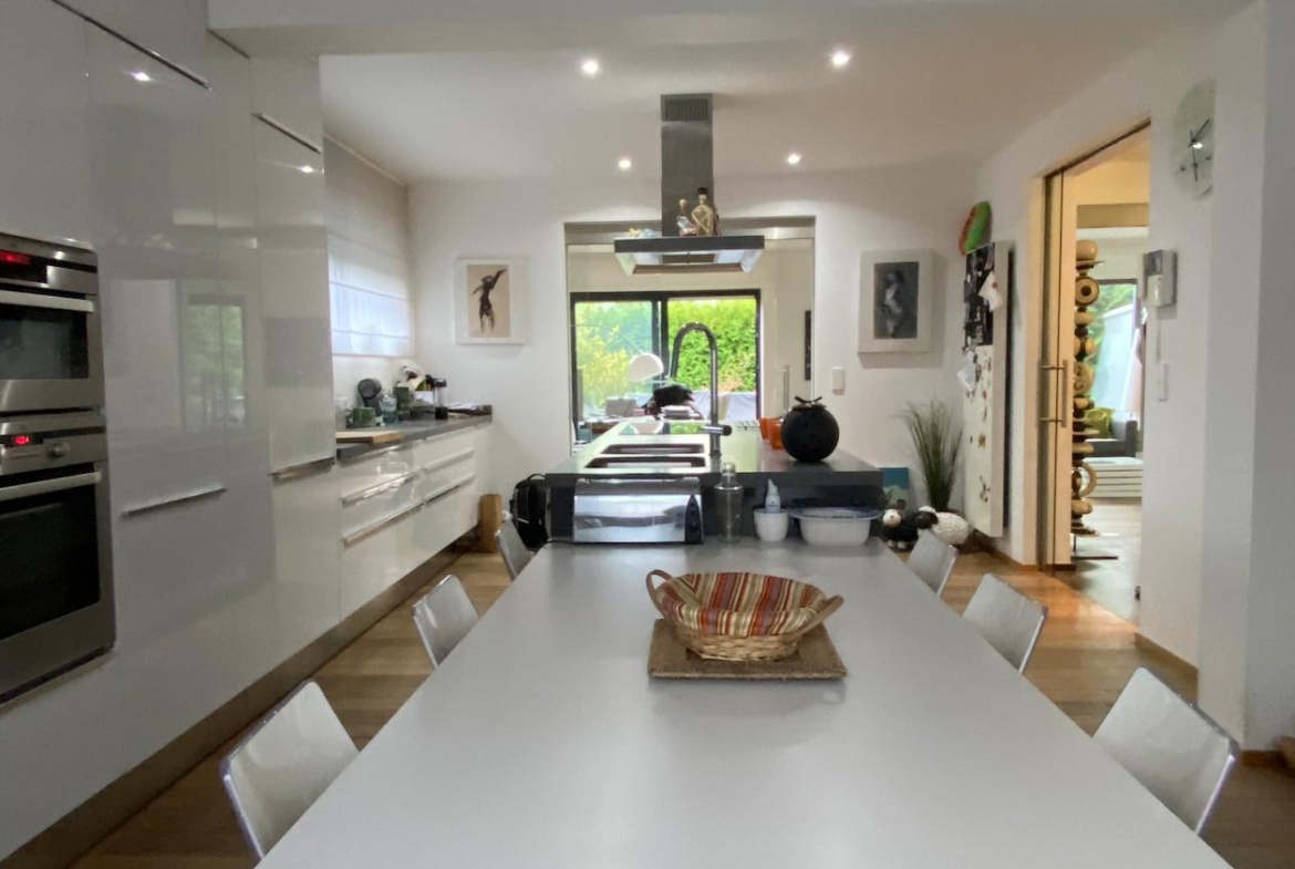 Maison unifamiliale à Fentange – ±240 m² – Libre de trois côtés