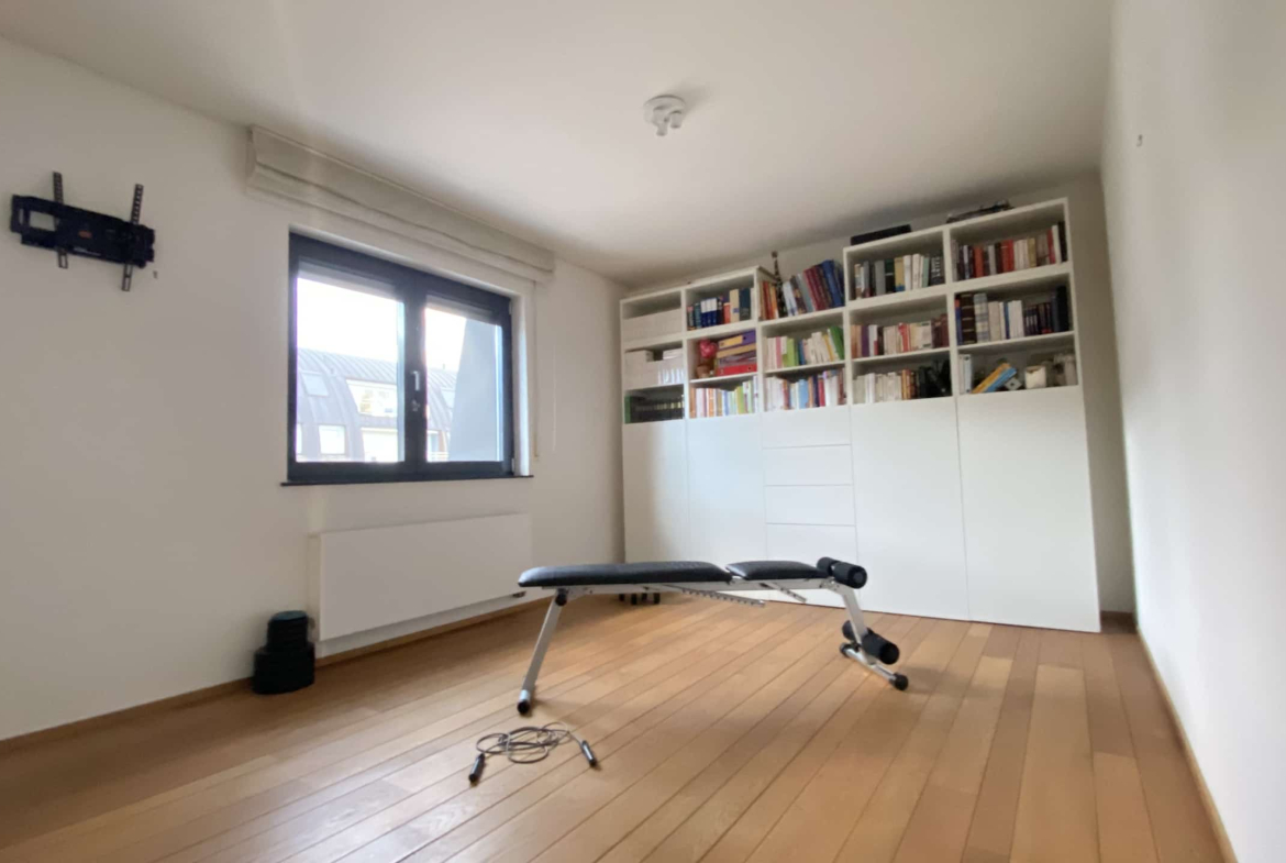 Maison unifamiliale à Fentange – ±240 m² – Libre de trois côtés