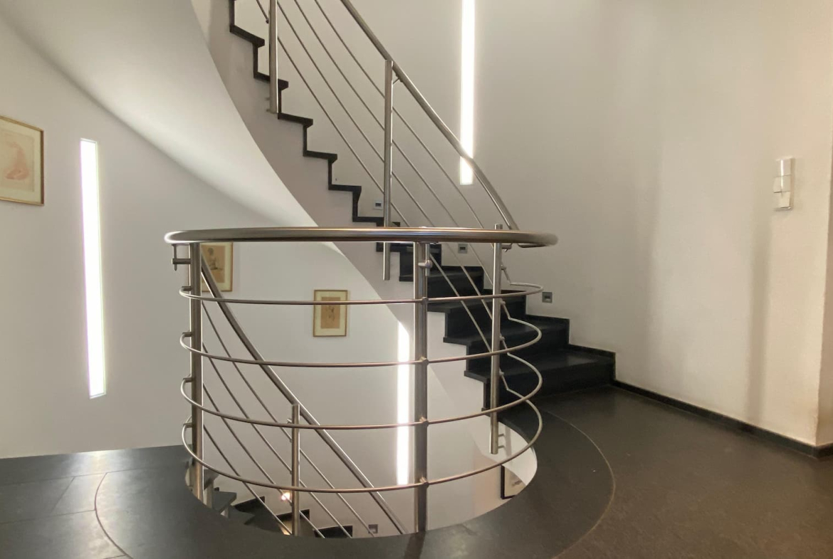 Maison unifamiliale à Fentange – ±240 m² – Libre de trois côtés